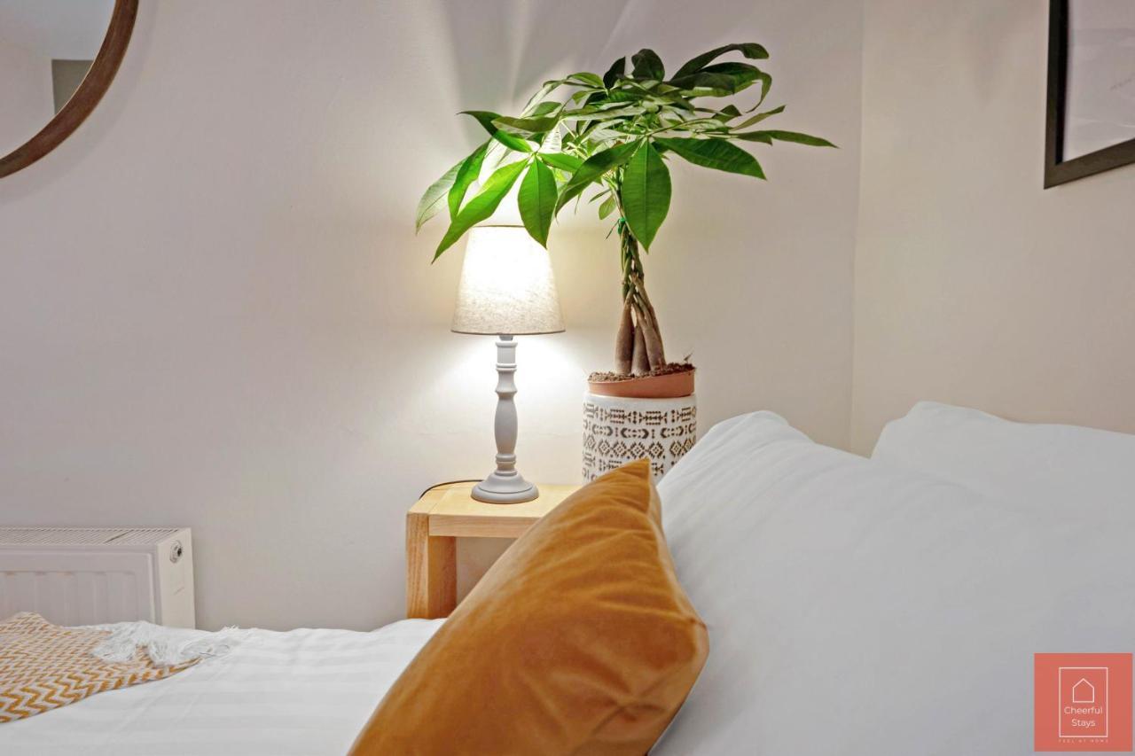Cheerful Stays: Spacious Flat In Vibrant Leith EDI Exterior foto